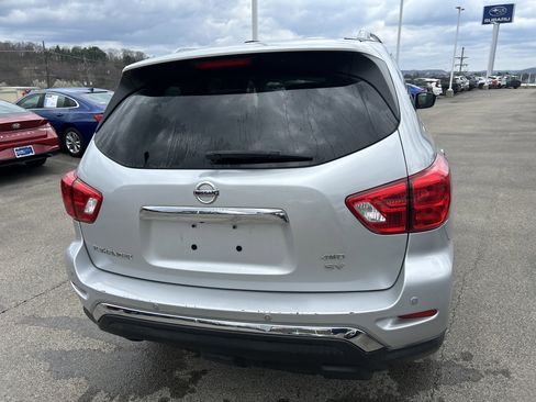 Used 2020 Nissan Pathfinder SV image 12