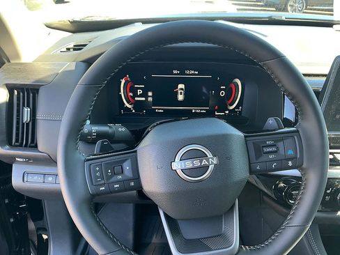 New 2026 Nissan Pathfinder Platinum image 14