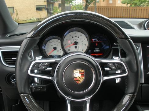 Used 2018 Porsche Macan GTS AWD/4WD image 36