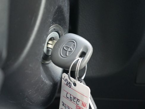 Used 2016 Toyota 4Runner SR5 AWD/4WD image 8