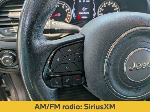 Used 2020 Jeep Renegade Altitude FWD image 19