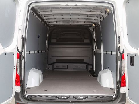 New 2024 Mercedes-Benz Sprinter 144 Cargo image 23
