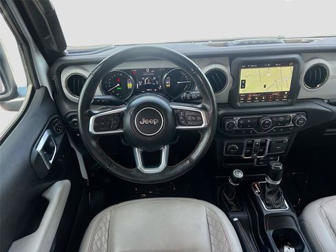 Used 2022 Jeep Wrangler Unlimited Sahara AWD/4WD image 22