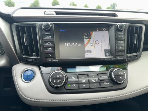 Used 2018 Toyota RAV4 Limited w/ Advanced Technology Package AWD/4WD image 23