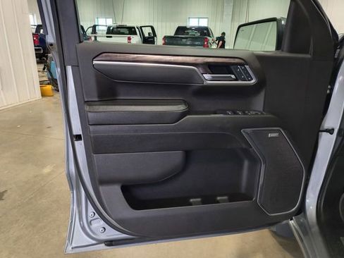 Used 2025 Chevrolet Silverado 1500 LTZ AWD/4WD image 20