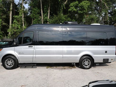 Used 2021 Mercedes-Benz Sprinter 3500 image 11