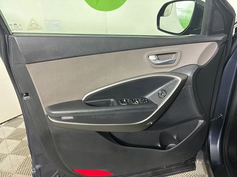 Used 2018 Hyundai Santa Fe SE AWD/4WD image 23