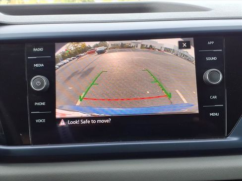 Certified 2022 Volkswagen Taos SE w/ Panoramic Sunroof Package image 22