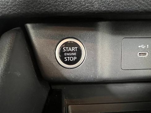 Used 2023 Nissan Rogue SV AWD/4WD image 28