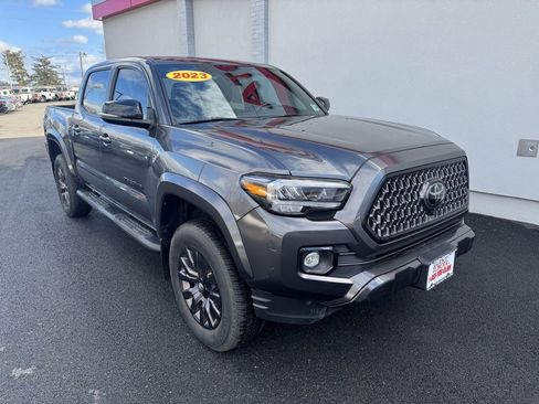Used 2023 Toyota Tacoma Limited w/ Nightshade Package image 4