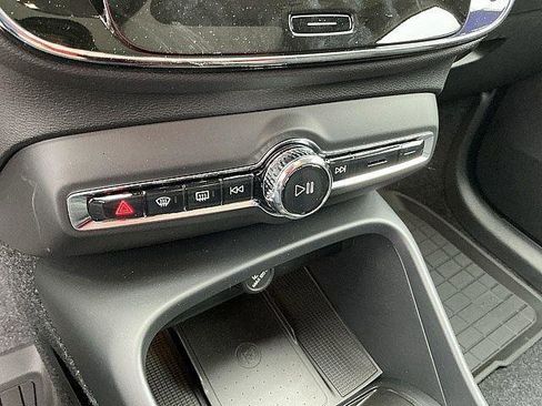 New 2026 Volvo XC40 B5 Core w/ Climate Package AWD/4WD image 17