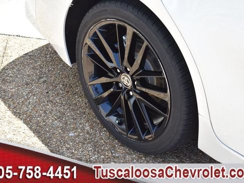 Used 2024 Toyota Camry XSE FWD image 12