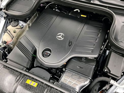 Used 2026 Mercedes-Benz GLS 450 4MATIC image 30