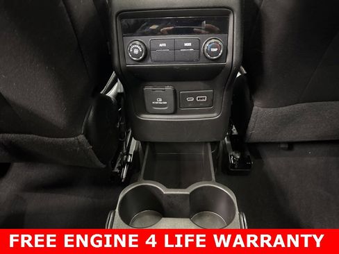 Used 2023 GMC Acadia SLE image 24