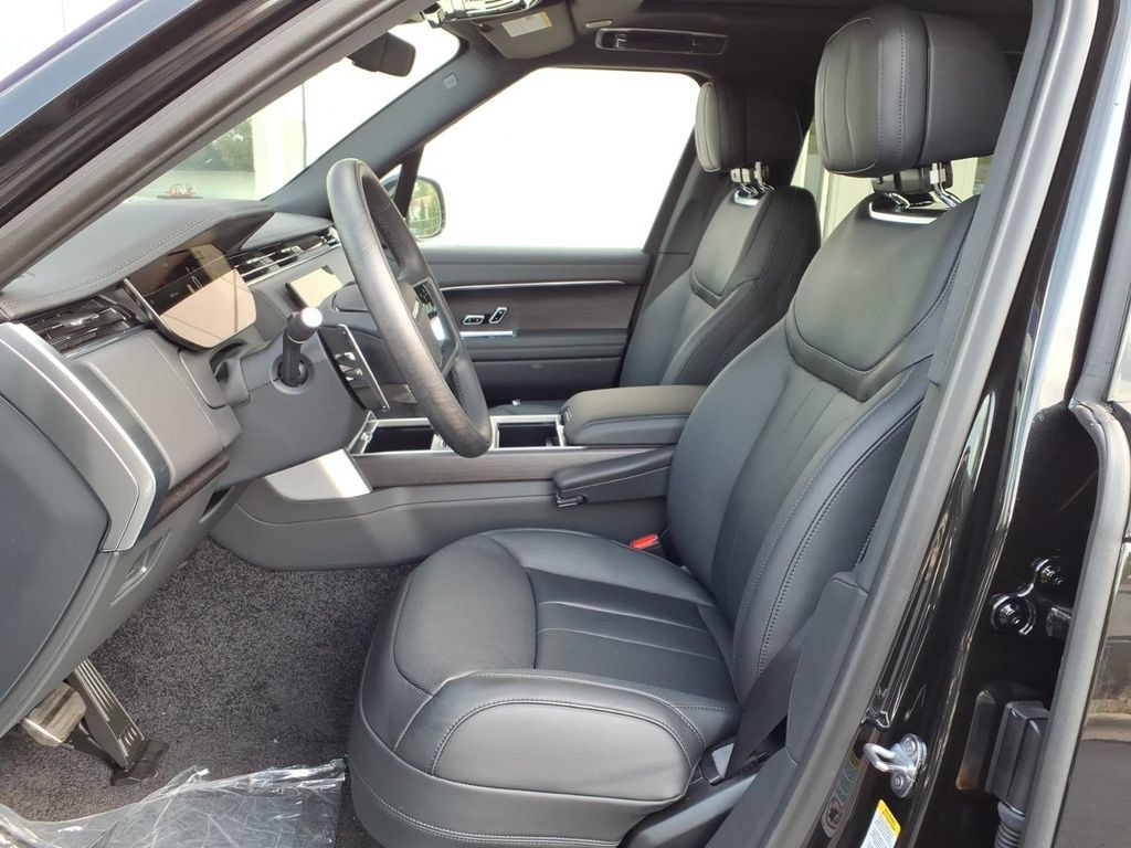 New 2026 Land Rover Range Rover Long Wheelbase SE AWD/4WD image 10