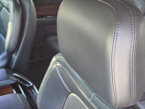 Used 2024 Lincoln Navigator Premiere AWD/4WD image 11