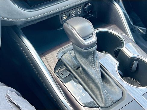 Used 2023 Toyota Highlander Platinum image 16