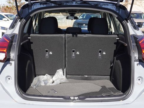 Used 2024 Nissan Kicks SV FWD image 7