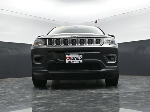 Used 2018 Jeep Compass Latitude w/ Popular Equipment Group AWD/4WD image 30