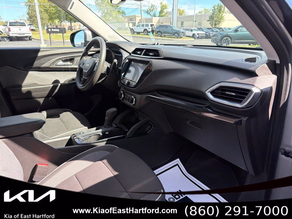 Used 2023 Chevrolet TrailBlazer LT w/ Convenience Package AWD/4WD image 12