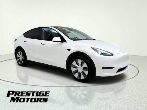 Used 2024 Tesla Model Y Long Range AWD/4WD image 10