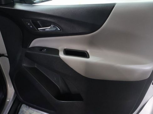 Used 2022 Chevrolet Equinox LS w/ LS Convenience Package image 12