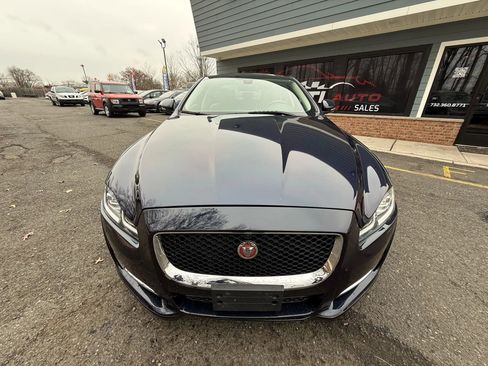 Used 2016 Jaguar XJ R-Sport image 2