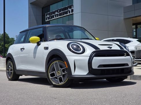 Used 2024 MINI Cooper SE FWD image 2