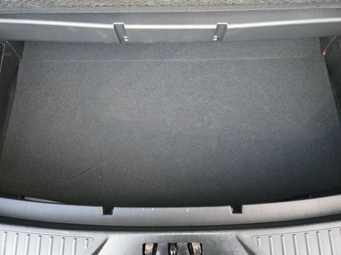 Used 2021 Ford Explorer XLT image 19