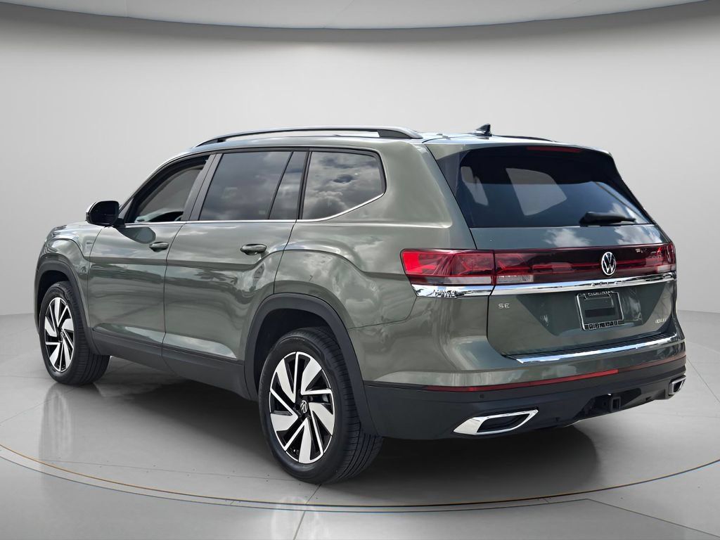 Certified 2026 Volkswagen Atlas SE FWD image 4