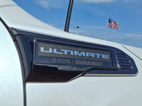 Used 2024 GMC Sierra 3500 Denali Ultimate AWD/4WD image 2