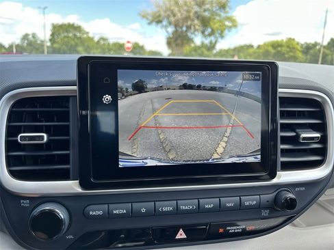 New 2025 Hyundai Venue Limited image 7