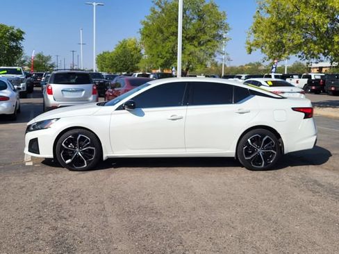 Certified 2023 Nissan Altima 2.5 SR AWD/4WD image 7