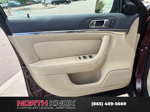 Used 2009 Lincoln MKS FWD image 5
