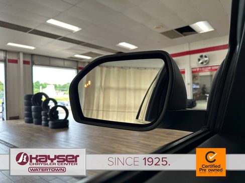 Used 2020 Ford Explorer XLT w/ Equipment Group 202A AWD/4WD image 8