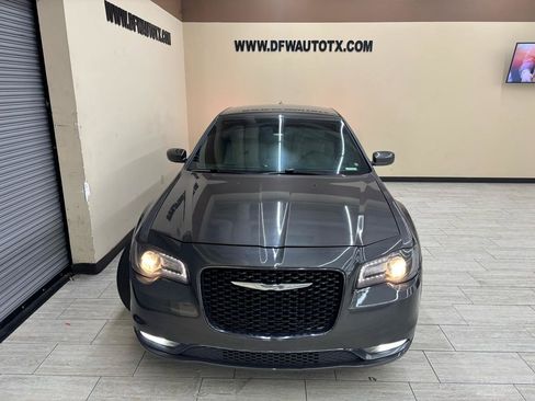 Used 2017 Chrysler 300 S RWD image 3