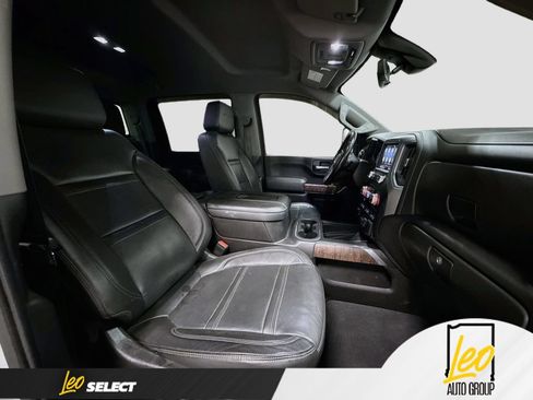 Used 2022 GMC Sierra 3500 Denali w/ Technology Package AWD/4WD image 32