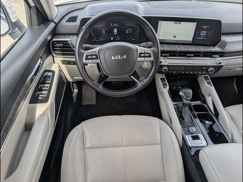Used 2023 Kia Telluride EX w/ EX Captain's Chair Package FWD image 8