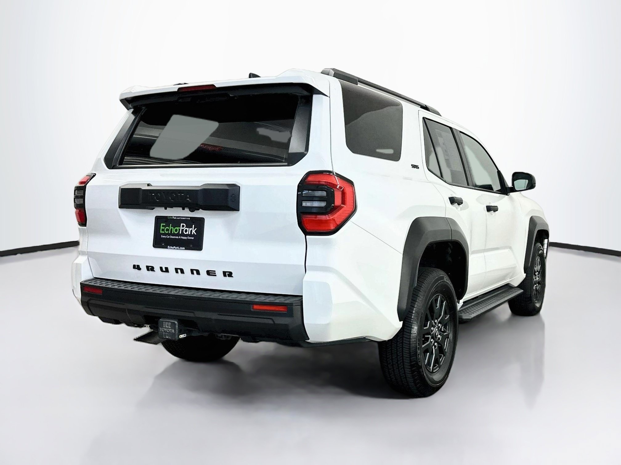 Used 2025 Toyota 4Runner SR5 AWD/4WD image 9