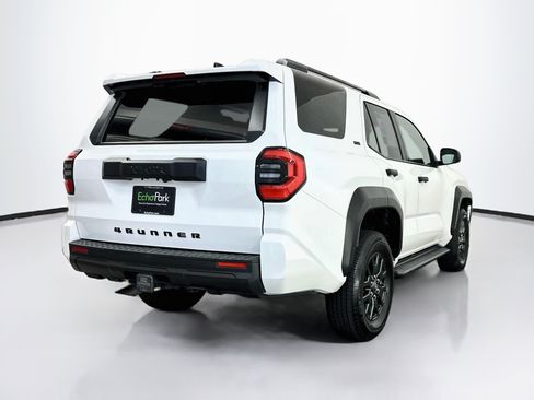 Used 2025 Toyota 4Runner SR5 AWD/4WD image 9