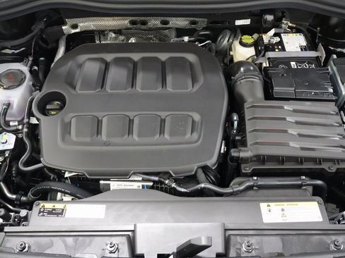 New 2025 Volkswagen Tiguan SE image 27