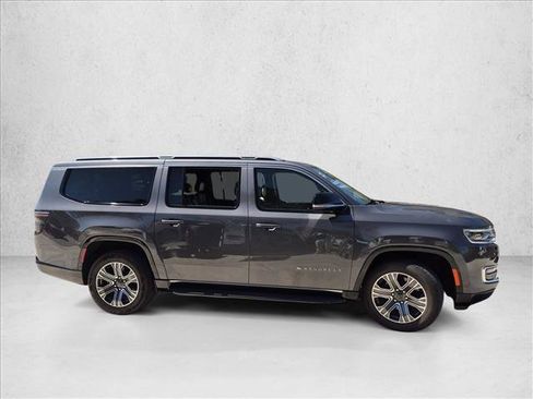 Used 2024 Jeep Wagoneer L Series II w/ Flexible Seating Group AWD/4WD image 4