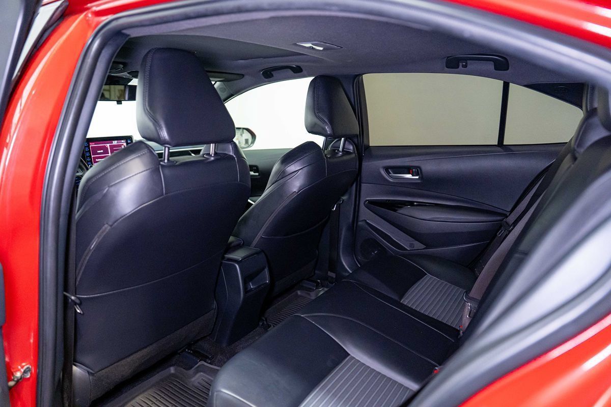 Used 2020 Toyota Corolla XSE FWD image 13