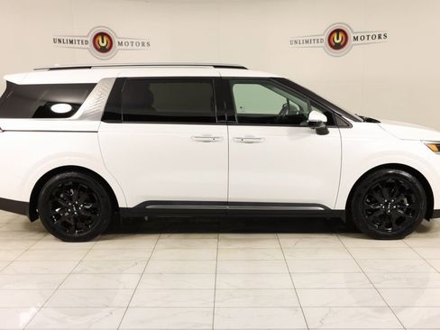 Used 2024 Kia Carnival SX Prestige image 2