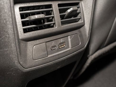 Used 2024 GMC Canyon AT4 w/ AT4 Premium Package image 7