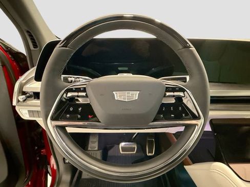 New 2026 Cadillac Vistiq Sport image 10