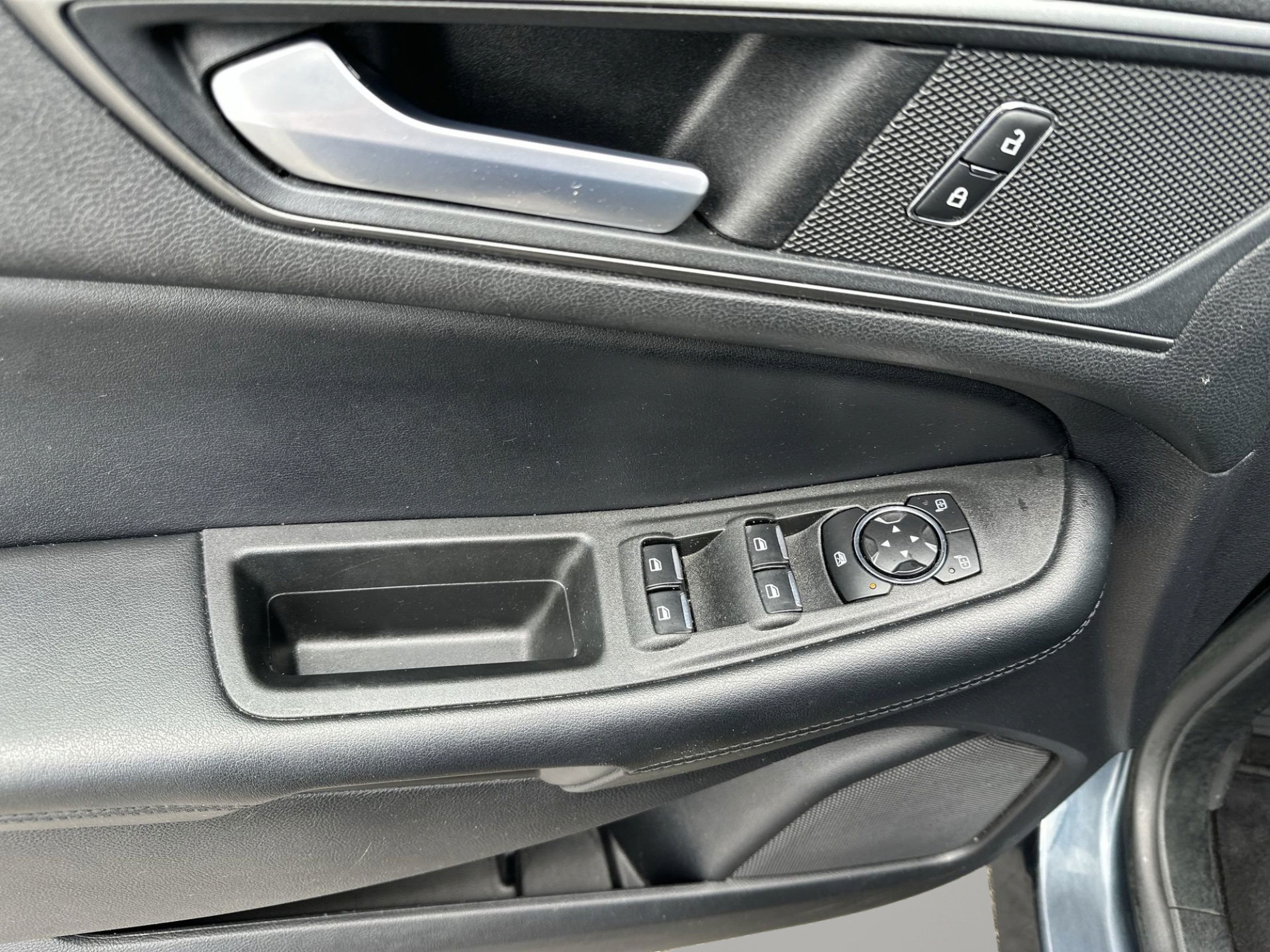 Used 2022 Ford Edge SE AWD/4WD image 15