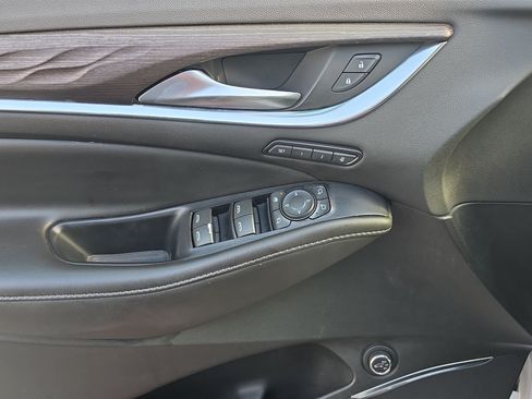 Used 2022 Buick Enclave Avenir w/ Avenir Technology Package FWD image 11