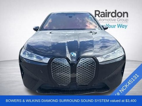 Used 2022 BMW iX xDrive50 w/ Sport Package AWD/4WD image 2