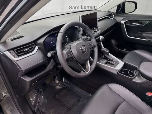 Used 2024 Toyota RAV4 XLE Premium FWD image 10